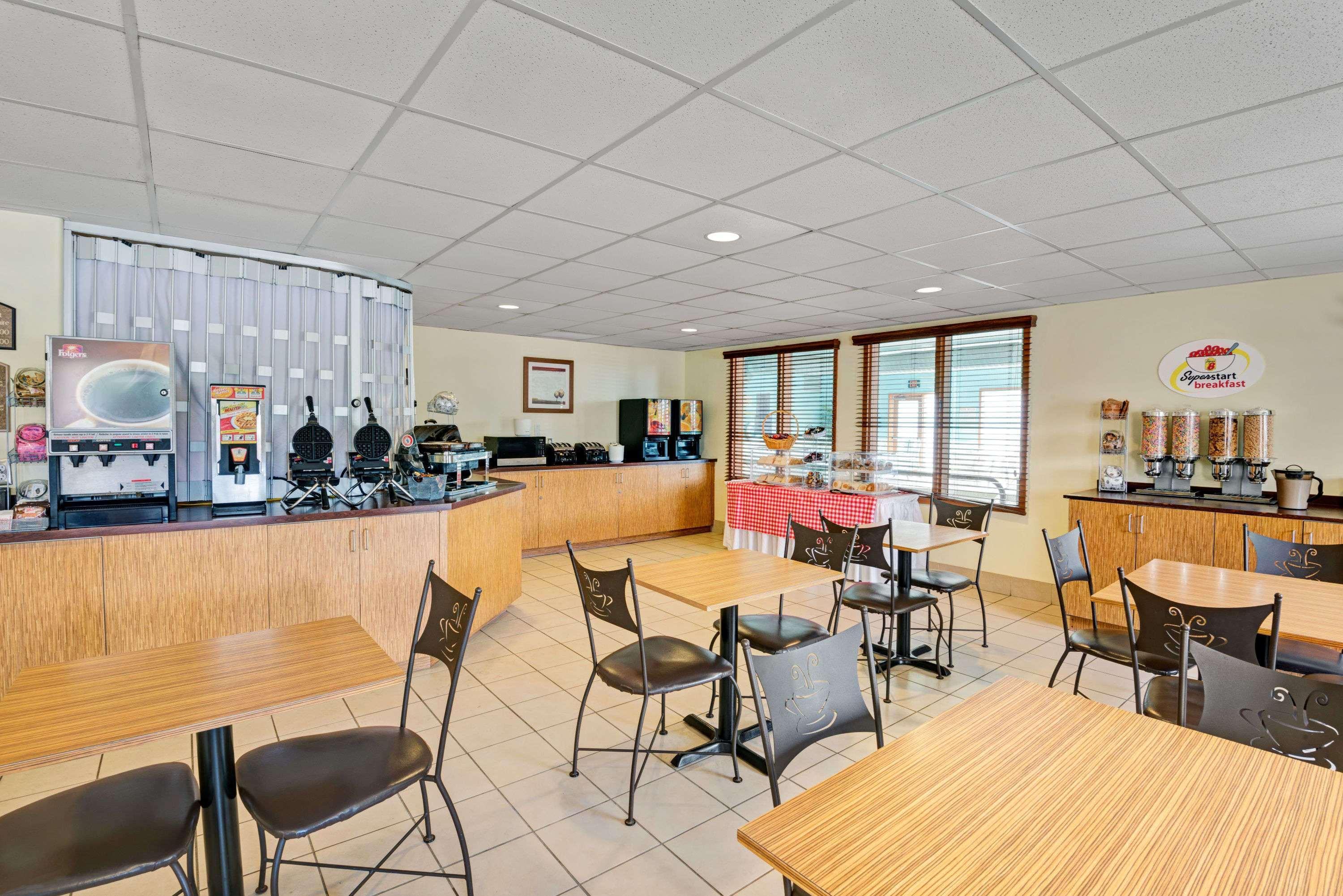 Super 8 By Wyndham Barrie South Hotel Exterior foto