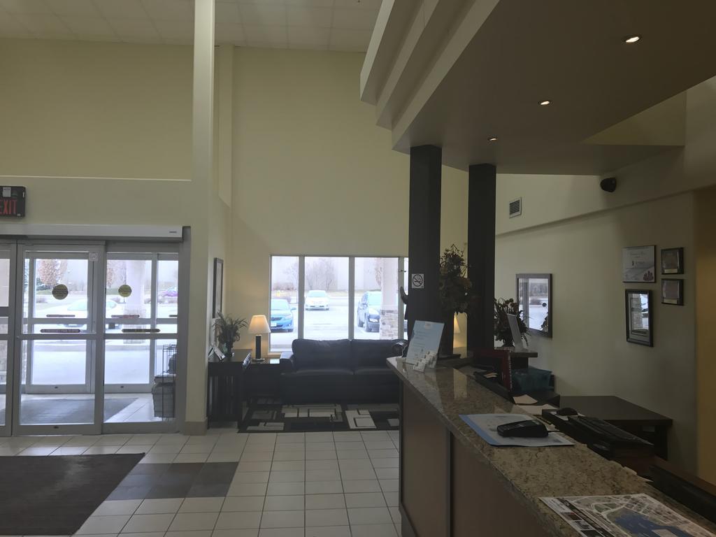 Super 8 By Wyndham Barrie South Hotel Exterior foto