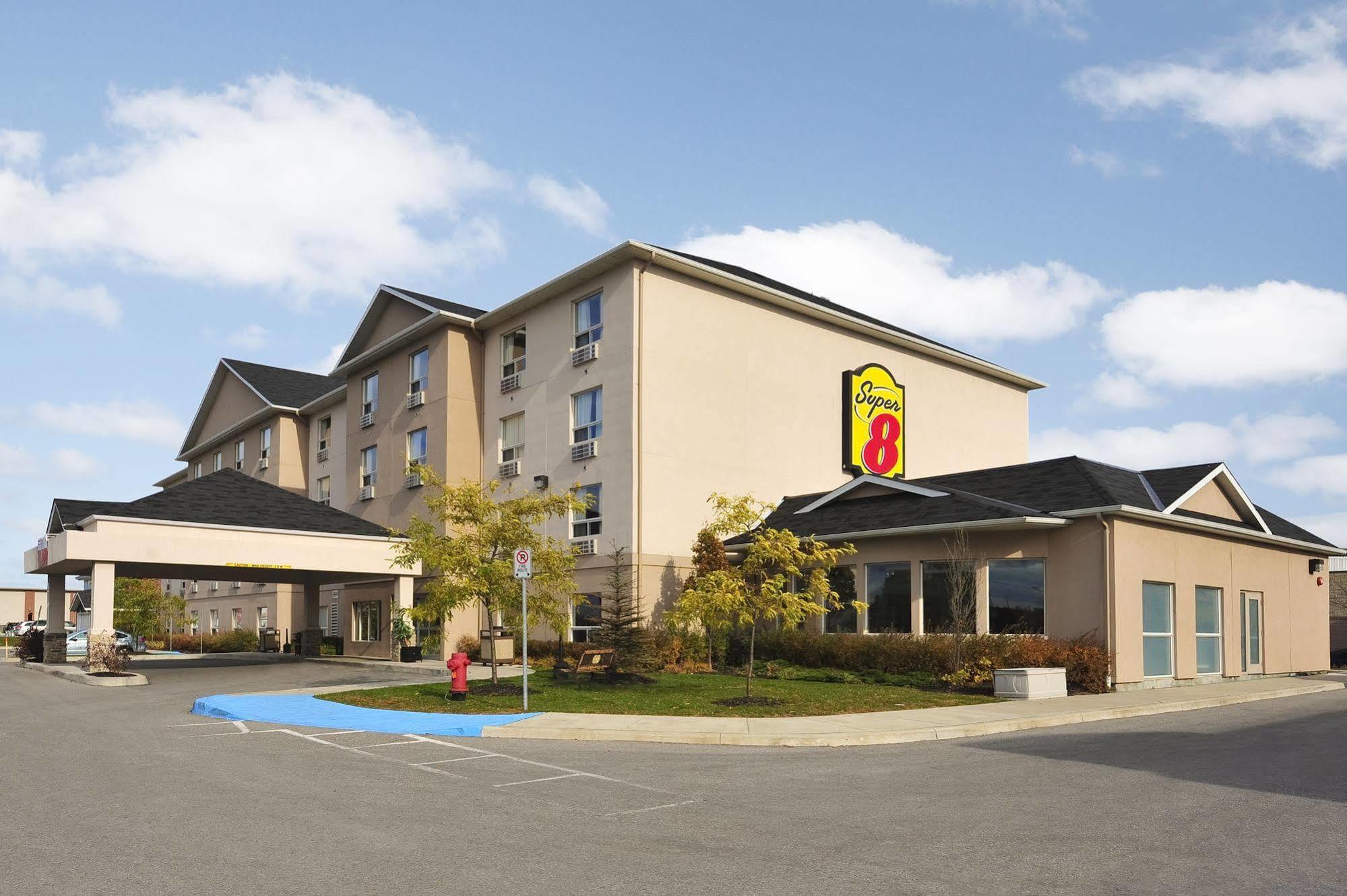 Super 8 By Wyndham Barrie South Hotel Exterior foto